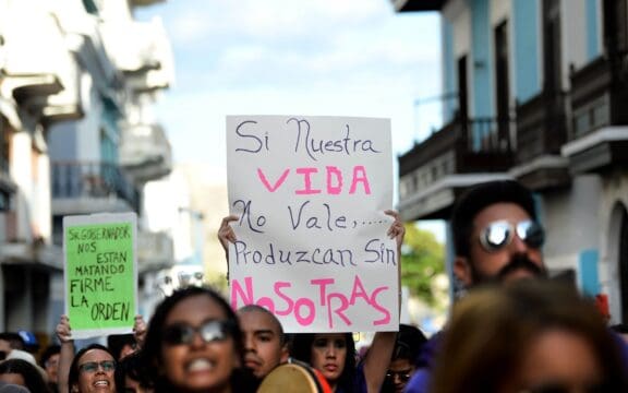 Plantón contra la violencia de genero Colectiva Feminista en Construcción