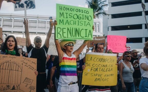 Manifestantes exigen la renuncia de Rosselló en el aeropuerto Luis Muñoz Marían, 11 de julio de 2019, Mari Blanca Robles