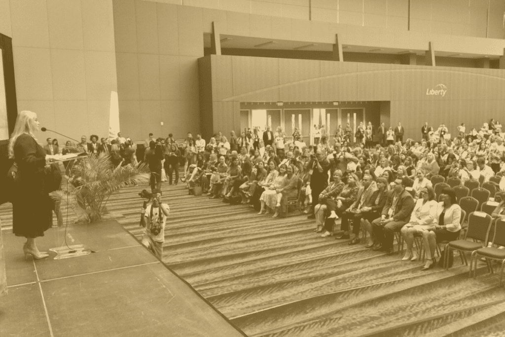 Gobernadora Wanda Vázquez Garced ofrece mensaje en el Encuentro de Mujeres Trabajadoras