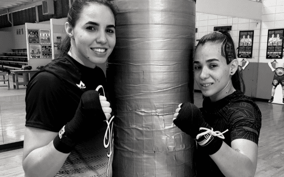 Boxeadoras Stephanie Piñeiro y Vivian Velázquez
