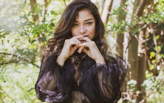 La cantautora puertorriqueña Cheryl Rivera en entrevista con Kristaliza Rosa Rojas para Todas