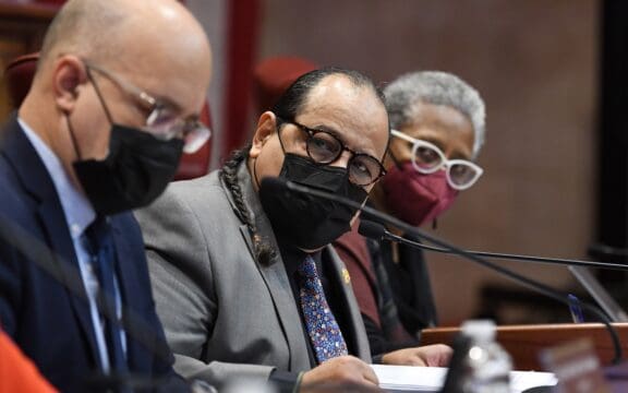 Vista sobre proyecto para prohibir terapias de conversión