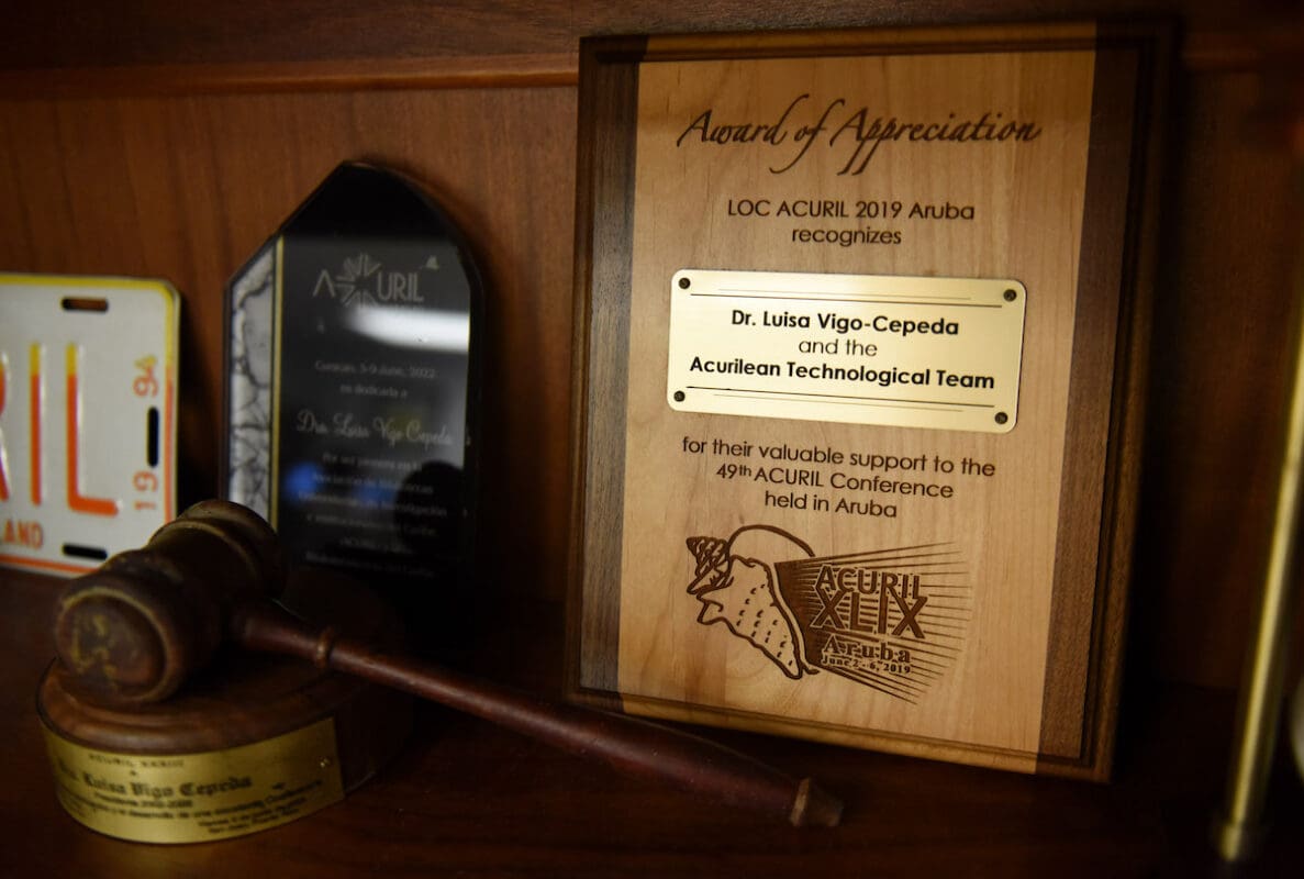 La doctora en bibliotecología Jeannette Lebrón Ramos del Sistema de Biblioteca de la Universidad de Puerto Rico, Recinto de Río Piedras, se ha dedicado a estudiar y rescatar la historia de la bibliotecaria Luisa Vigo Cepeda.