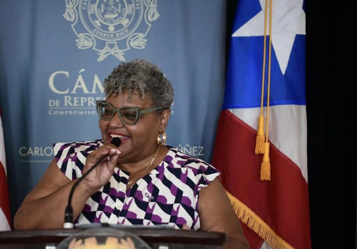 La representante Nelie Lebrón Robles.