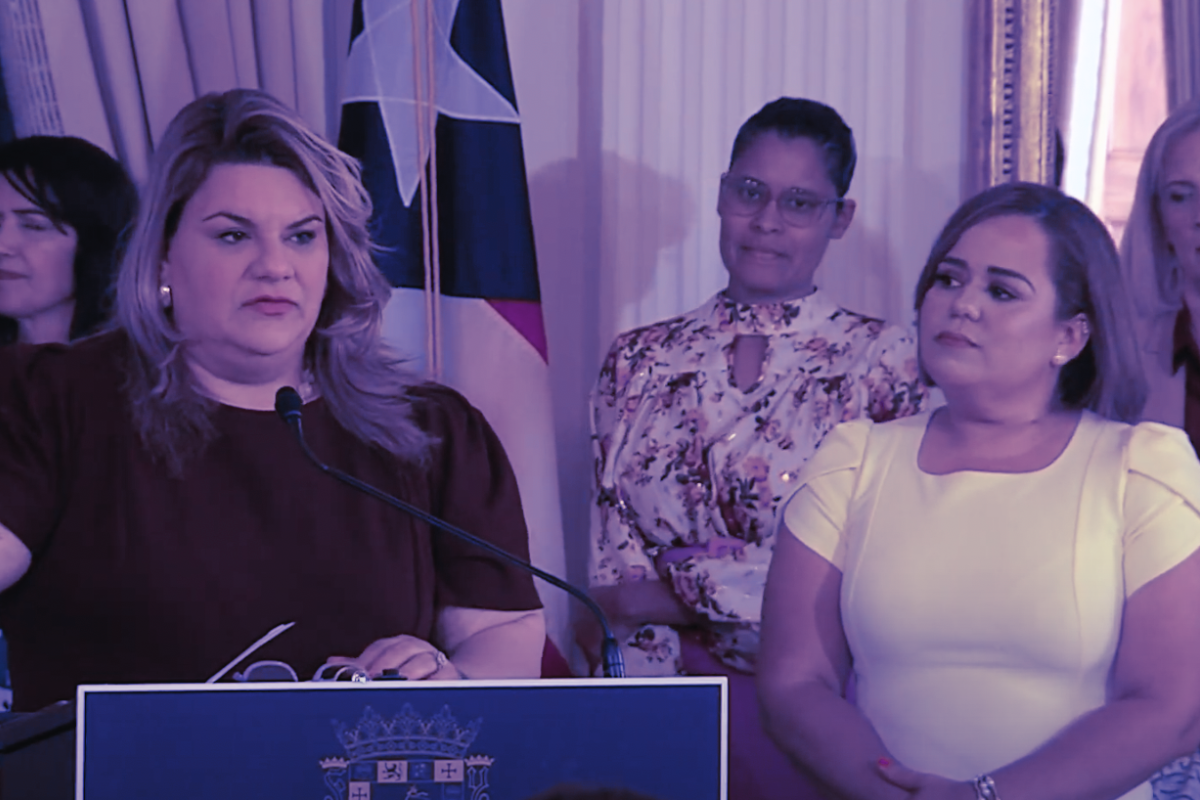 Jenniffer González Colón, gobernadora de Puerto Rico, y Astrid Piñeiro Vázquez, procuradora de las Mujeres