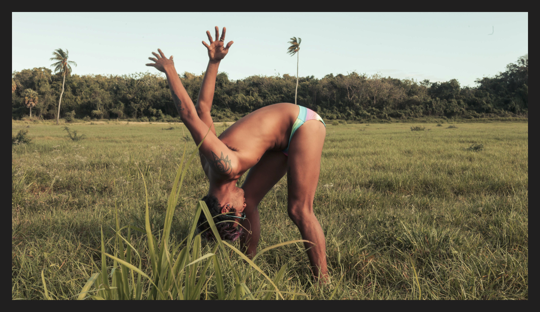 Imagen de la exhibición Poética masculina del negre. En la foto, Juan Carlos Malavé Miller. Foto tomada de la exhibición virtual tipospr.com