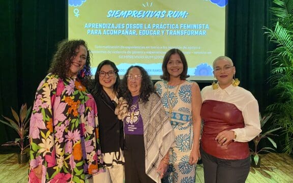 Jocelyn Géliga Vargas, Zulnette García Ramos, Luisa Seijo Maldonado, Virgen Ramos Rodríguez y Suzette Álvarez Soto.