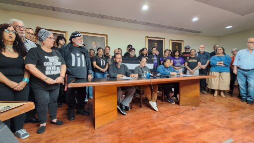 Conferencia de prensa de Jornada se acabaron las promesas y Colectiva Feminista en Construcción denunciando carpeteo.